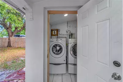 2431 Coolidge St, Hollywood, FL 33020 - Photo 16