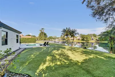 3071 Perriwinkle Cir, Davie, FL 33328 - Photo 56