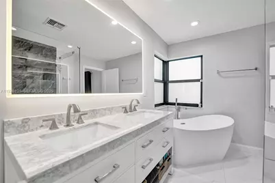 3071 Perriwinkle Cir, Davie, FL 33328 - Photo 32