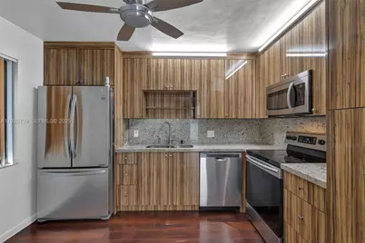 302 Lakeview Dr #105, Weston, FL 33326 - Photo 2