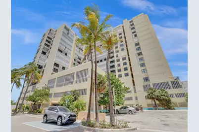 322 Buchanan St #610, Hollywood, FL 33019 - Photo 2