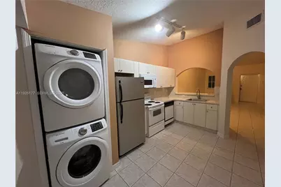 1251 SE 27th St #204, Homestead, FL 33035 - Photo 2