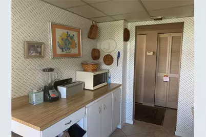 1400 Saint Charles #505, Pembroke Pines, FL 33026 - Photo 10