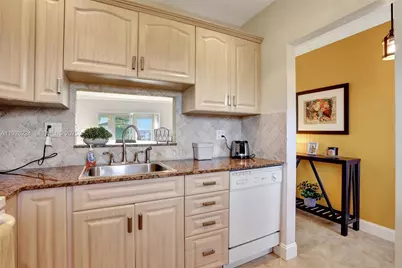 4806 NW 36th St #605, Lauderdale Lakes, FL 33319 - Photo 8