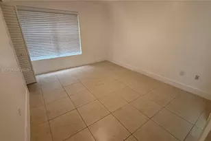 10670 SW 156th Pl, Miami, FL 33196 - Photo 8