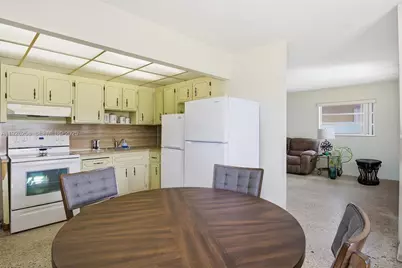 10551 SW 27th St, Miami, FL 33165 - Photo 14