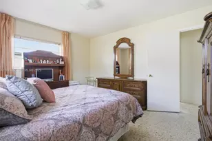 10551 SW 27th St, Miami, FL 33165 - Photo 18