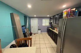 1299 NE 40th Ct, Oakland Park, FL 33334 - Photo 6