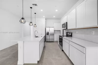 8356 NW 7th Pl, Plantation, FL 33324 - Photo 6