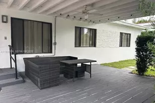 245 189th Terrace, Sunny Isles Beach, FL 33160 - Photo 4