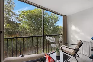 900 SW 142nd Ave, Pembroke Pines, FL 33027 - Photo 4