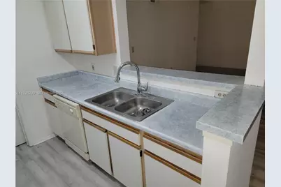 2420 NW 33rd St #1011, Oakland Park, FL 33309 - Photo 6