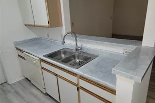 2420 NW 33rd St, Oakland Park, FL 33309 - Photo 6