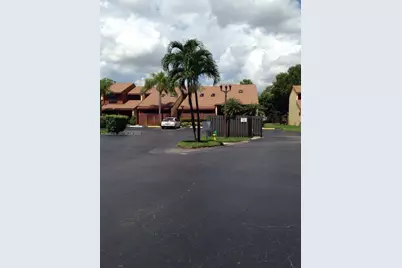 405 SE 14th St #405, Dania Beach, FL 33004 - Photo 1