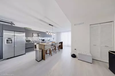 31 SE 6th St #2506, Miami, FL 33131 - Photo 2