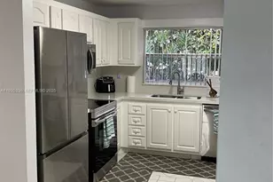 9201 Sunrise Lakes Blvd, Sunrise, FL 33322 - Photo 8