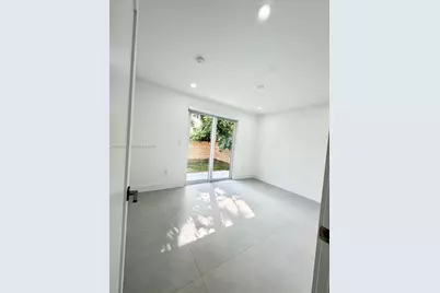 524 NE 65th St #2, Miami, FL 33138 - Photo 12