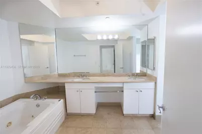 4779 Collins Ave #504, Miami Beach, FL 33140 - Photo 16