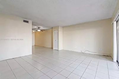 9371 Fontainebleau Blvd #I112, Miami, FL 33172 - Photo 10