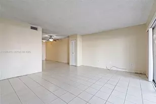 9371 Fontainebleau Blvd, Miami, FL 33172 - Photo 10