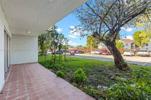 9371 Fontainebleau Blvd, Miami, FL 33172 - Photo 24