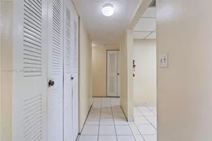 9371 Fontainebleau Blvd, Miami, FL 33172 - Photo 12