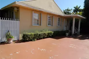 421 NW 32nd Ct, Miami, FL 33125 - Photo 2