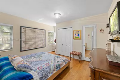 2460 SW 24th St, Miami, FL 33145 - Photo 18