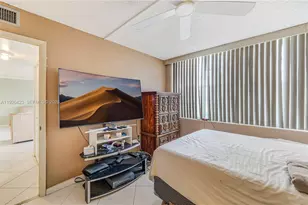 1100 St Charles Pl, Pembroke Pines, FL 33026 - Photo 18