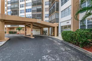 1100 St Charles Pl, Pembroke Pines, FL 33026 - Photo 26