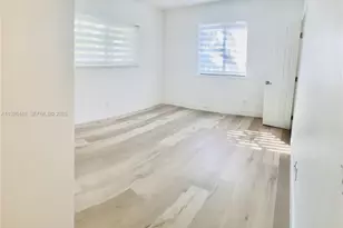 19340 NE 18th Ct, Miami, FL 33179 - Photo 14