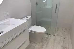 19340 NE 18th Ct, Miami, FL 33179 - Photo 16