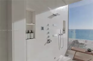 17975 Collins Ave, Sunny Isles Beach, FL 33160 - Photo 32