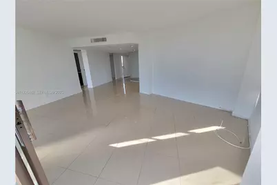 3301 N Country Club Dr #811, Aventura, FL 33180 - Photo 16