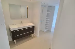 3301 N Country Club Dr, Aventura, FL 33180 - Photo 6