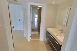 3301 N Country Club Dr, Aventura, FL 33180 - Photo 4