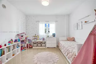 14951 Royal Oaks Ln, North Miami, FL 33181 - Photo 8