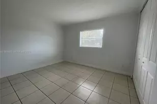 1245 W 24th St, Hialeah, FL 33010 - Photo 14