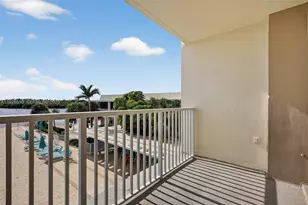 300 Bayview Dr, Sunny Isles Beach, FL 33160 - Photo 14