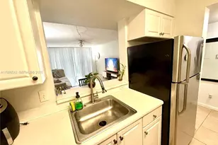 1341 SE 3rd Ave, Dania Beach, FL 33004 - Photo 6