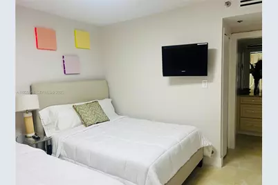 5225 Collins Ave #914, Miami Beach, FL 33140 - Photo 6