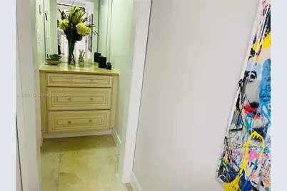 5225 Collins Ave #914, Miami Beach, FL 33140 - Photo 12