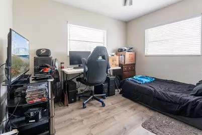 7002 NW 95th Ave, Tamarac, FL 33321 - Photo 8