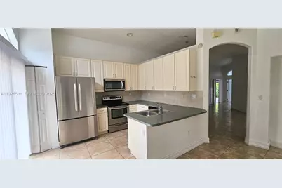 1980 SE 11th St #1980, Homestead, FL 33035 - Photo 2