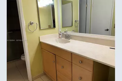 9901 NW 9th St Cir #3-2, Miami, FL 33172 - Photo 8