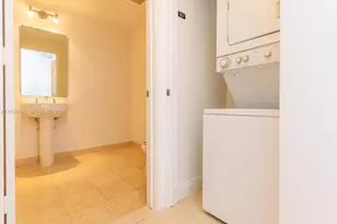 1050 Brickell Ave, Miami, FL 33131 - Photo 12