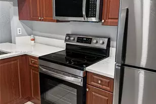 10313 NW 8th St, Pembroke Pines, FL 33026 - Photo 4