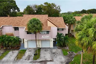 8209 NW 8th St, Plantation, FL 33324 - Photo 4