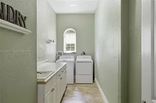 20401 SW 48th Pl, Southwest Ranches, FL 33332 - Photo 36