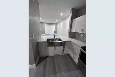 7100 NW 177 #100, Hialeah, FL 33015 - Photo 1